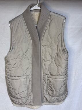 Varley Quilted Shawl-Collar Vest - Light Taupe